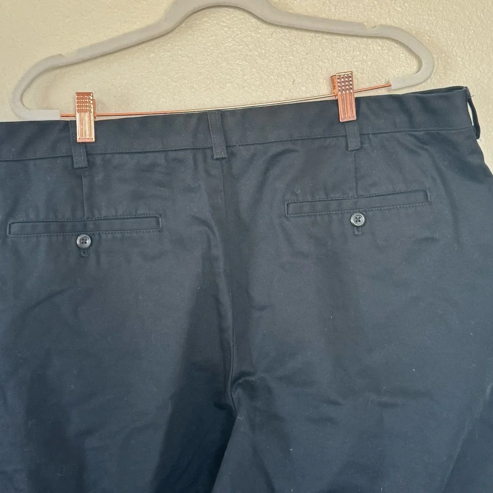 2 FOR $20 Van Heusen Men’s Black Slim Pants StretchChino Trousers Cotton 42 X 30 - Picture 6 of 8